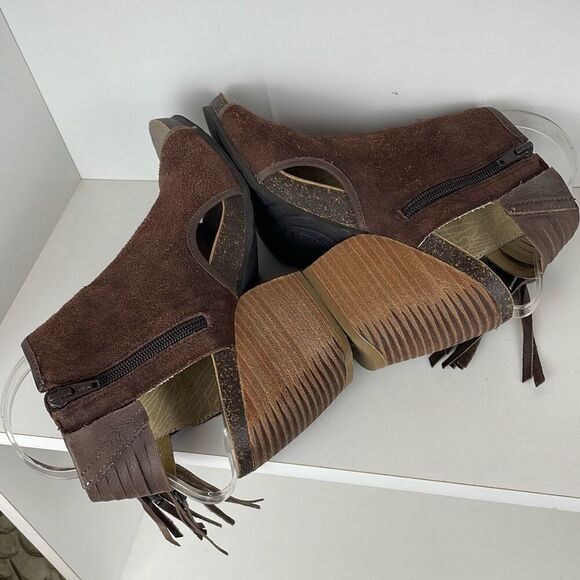 OTBT Free Spirit Chocolate Brown Suede Fringe Trim Slingback Sandals 9 - Picture 10 of 14